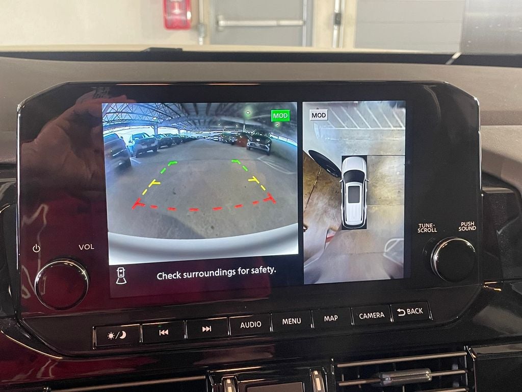 2024 Nissan Pathfinder SL