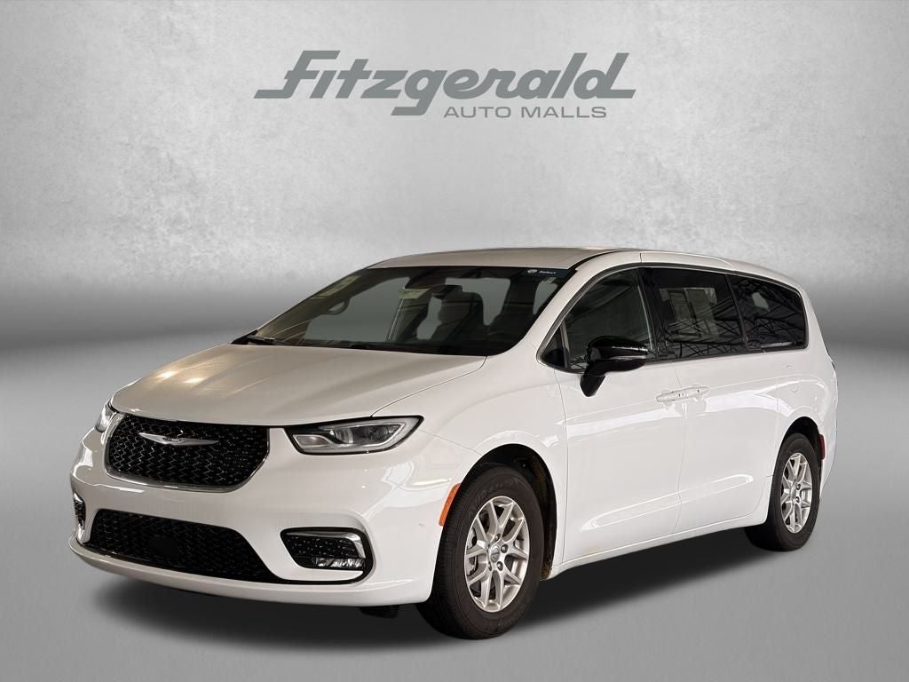 2024 Chrysler Pacifica Touring