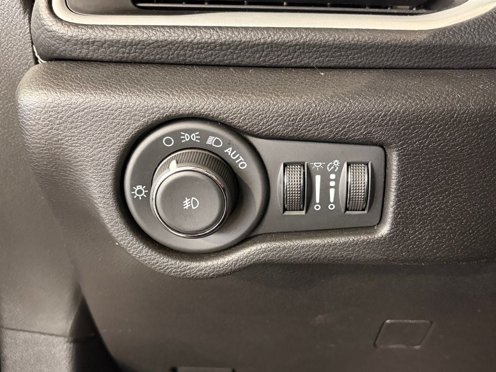 2024 Chrysler Pacifica Touring