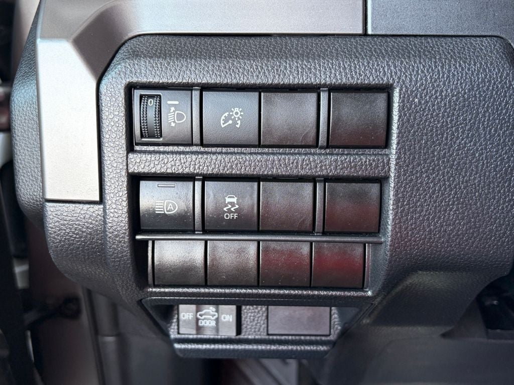 2025 Toyota TACOMA SR5 SR5