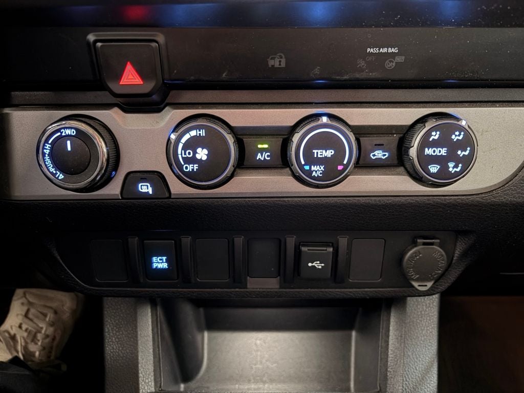 2022 Toyota TACOMA SR5 SR5