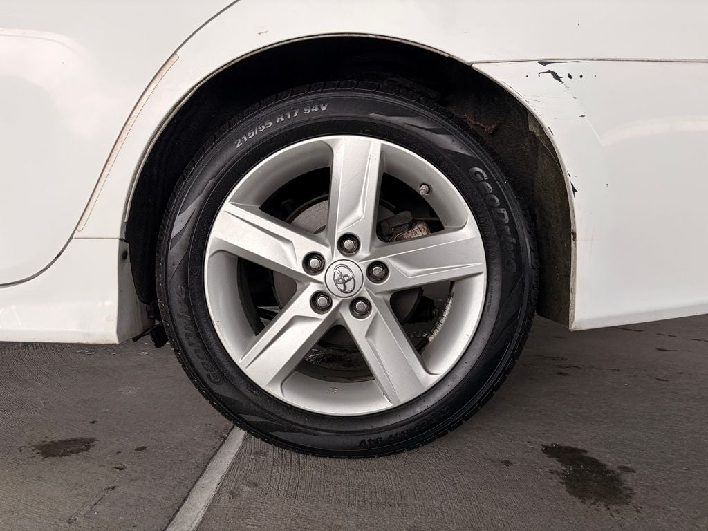 2014 Toyota CAMRY SE