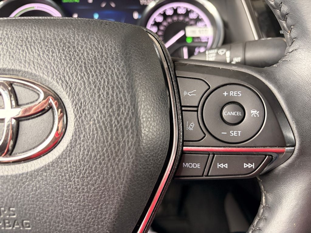 2020 Toyota Camry Hybrid XLE