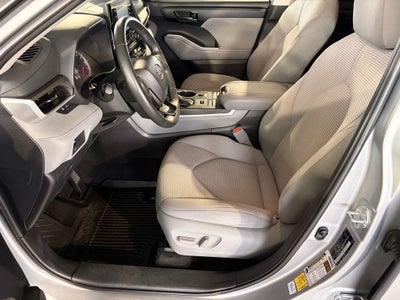 2021 Toyota HIGHLANDER LE