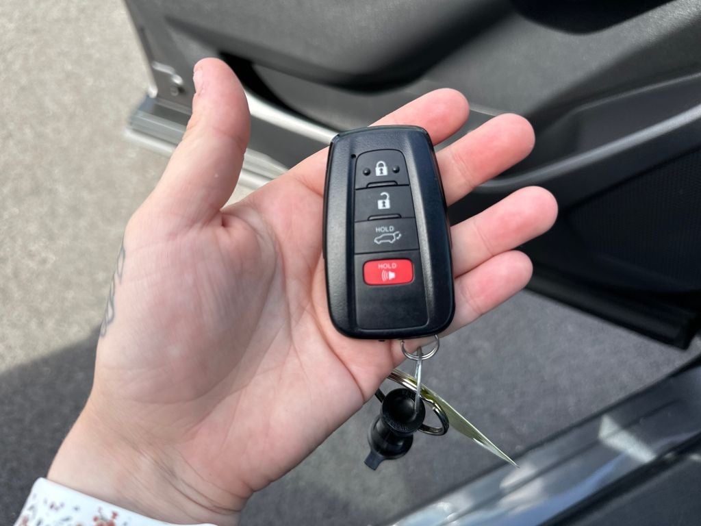 2022 Toyota HIGHLANDER HYBRD XLE