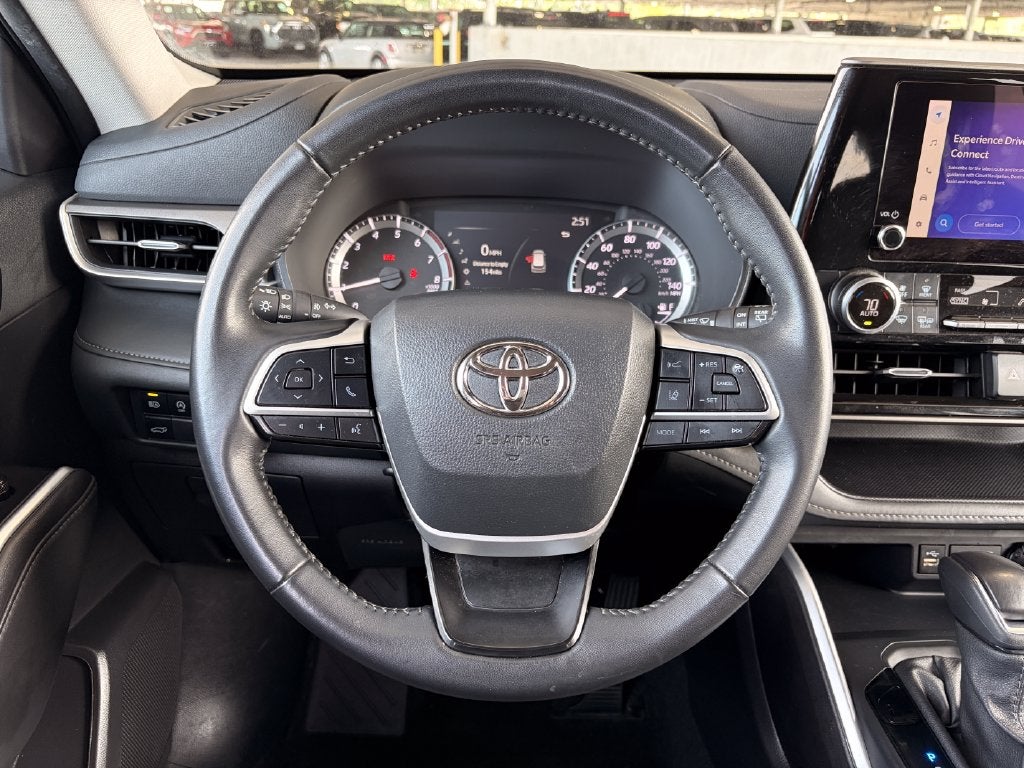 2025 Toyota Highlander LE
