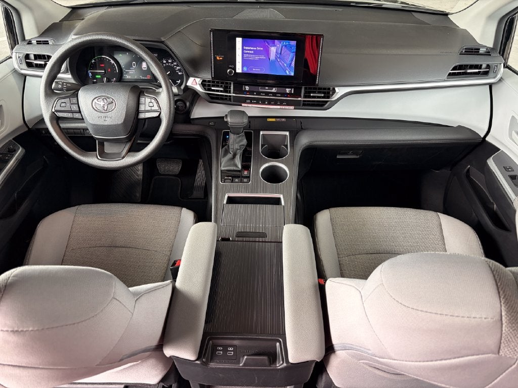 2026 Toyota Sienna LE 7 Passenger