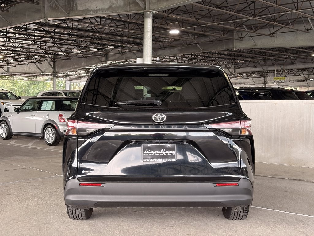 2026 Toyota Sienna LE 7 Passenger
