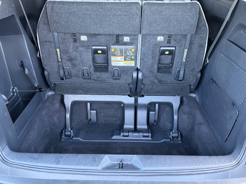 2025 Toyota Sienna LE 8 Passenger