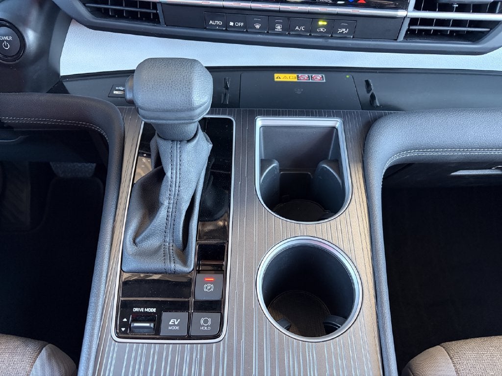 2025 Toyota Sienna LE 8 Passenger