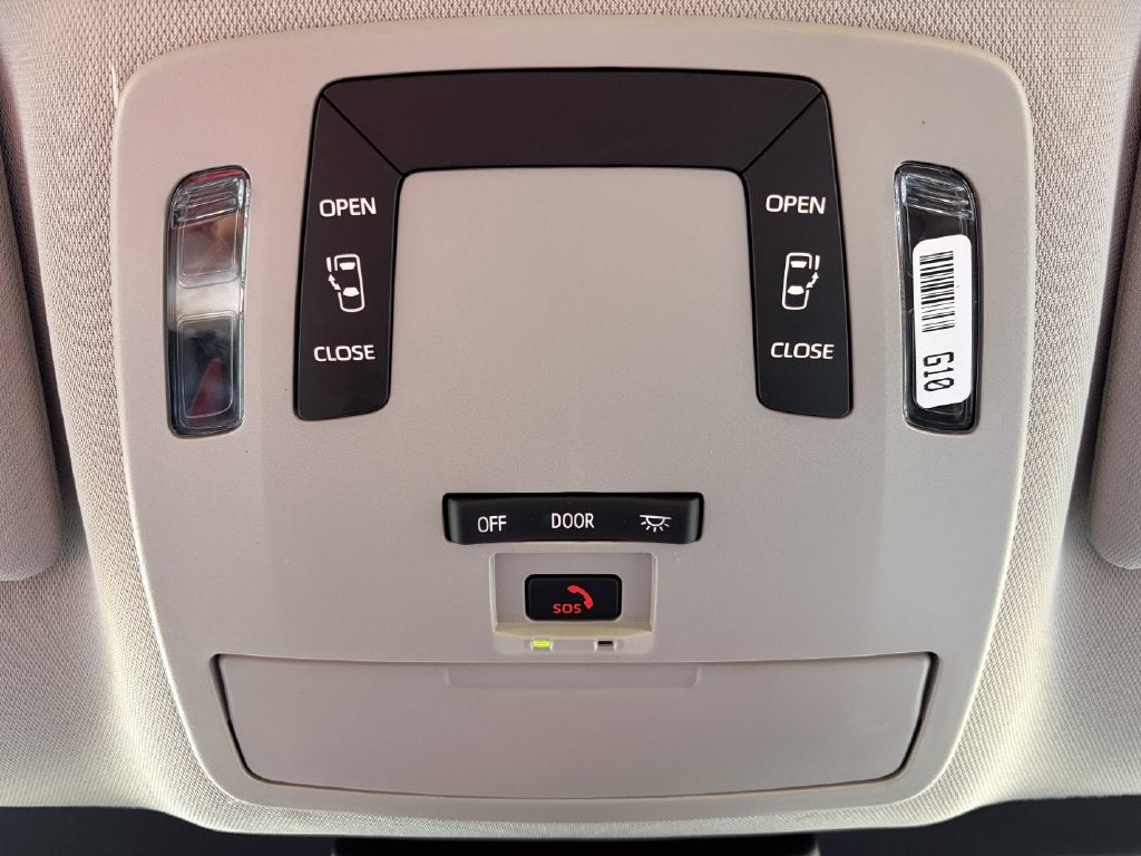 2025 Toyota Sienna LE 8 Passenger