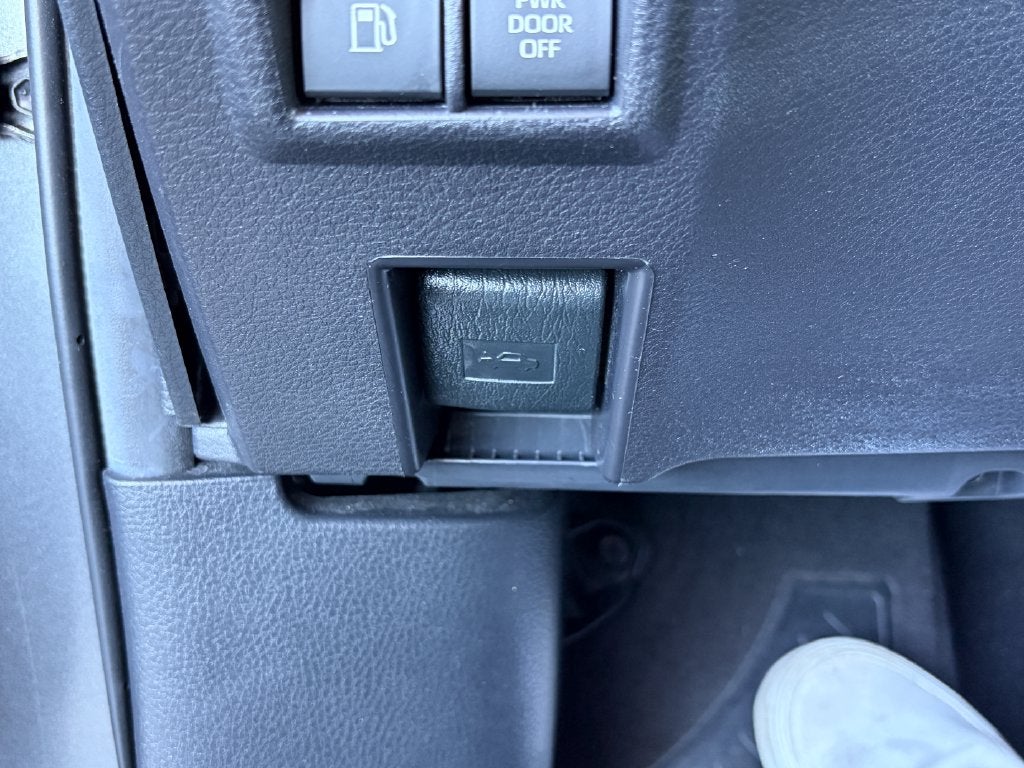 2025 Toyota Sienna LE 8 Passenger