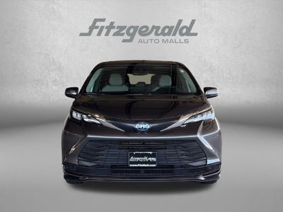 2025 Toyota Sienna LE 8 Passenger