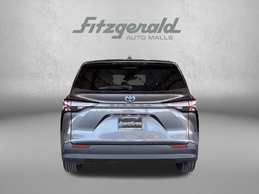 2025 Toyota Sienna LE 8 Passenger