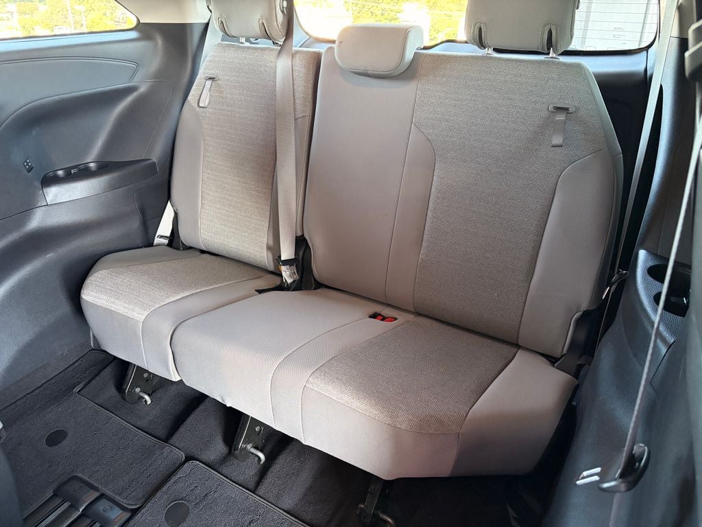 2025 Toyota Sienna LE 8 Passenger