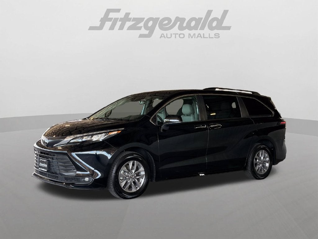 2026 Toyota Sienna XLE 8 Passenger