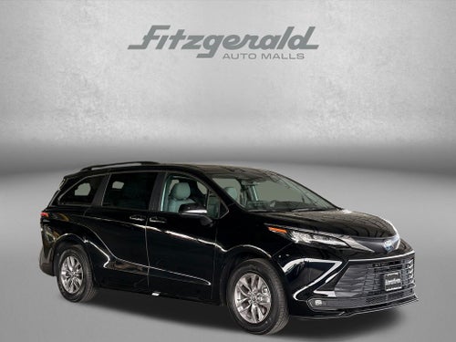 2025 Toyota SIENNA XLE XLE 8 Passenger