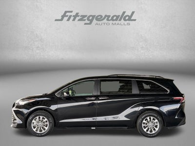 2025 Toyota SIENNA XLE XLE 8 Passenger