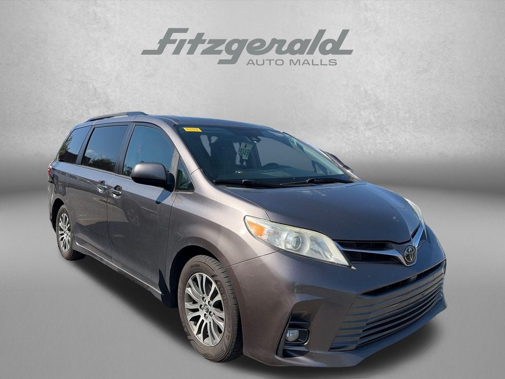 2019 Toyota SIENNA XLE 3.5L XLE 8 Passenger