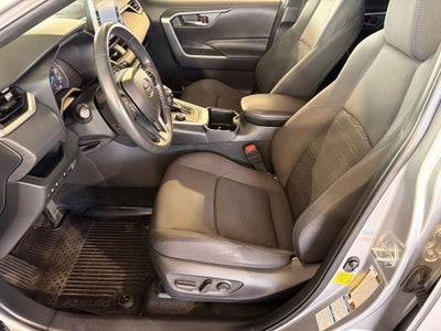 2022 Toyota RAV4 HYBRID SE