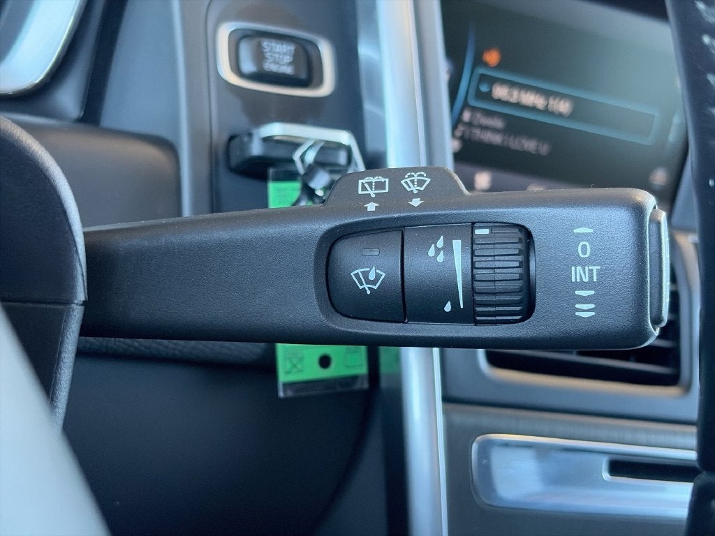 2015 Volvo XC60 T5 Premier Plus