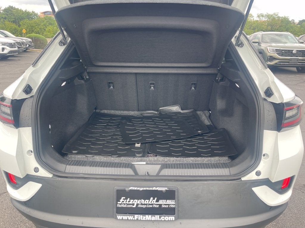 2023 Volkswagen ID.4 Pro