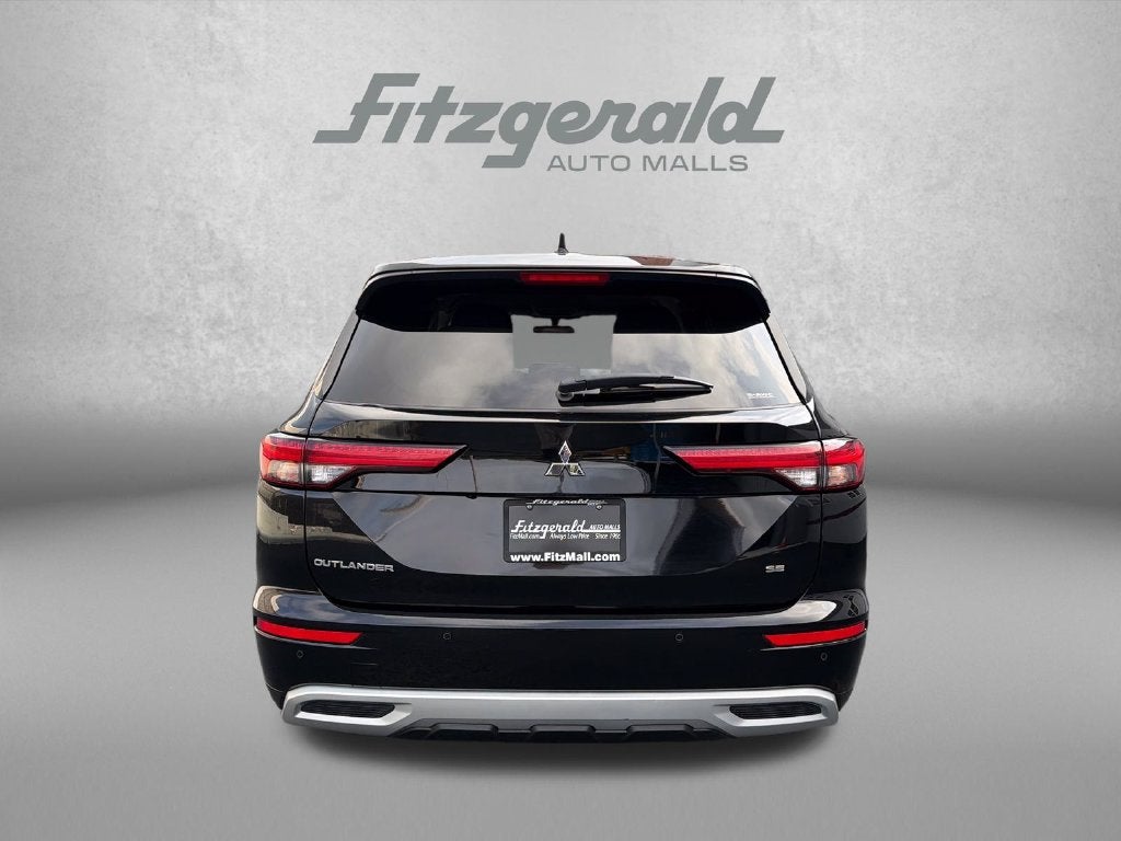 2024 Mitsubishi Outlander SE
