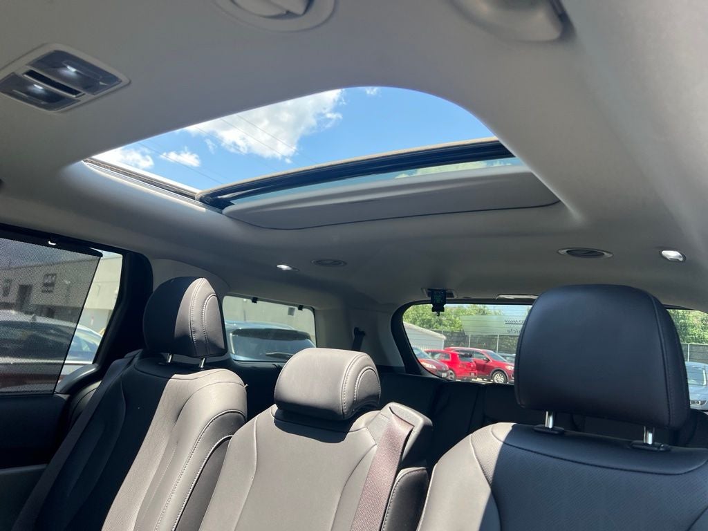 2025 Kia Carnival SX