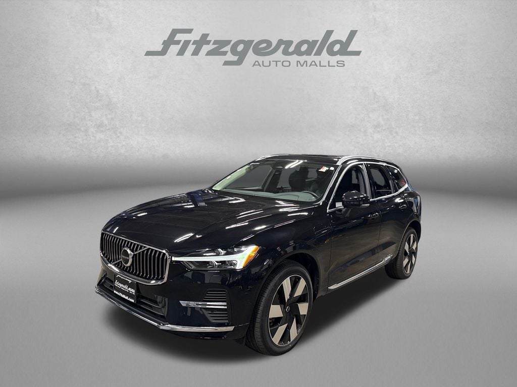 2023 Volvo XC60 Recharge Plug-In Hybrid T8 Plus Bright Theme