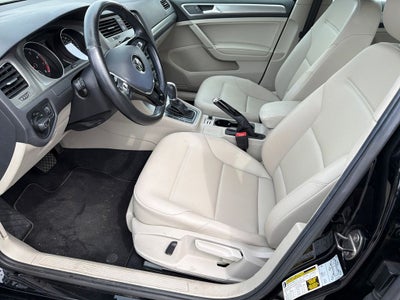 2016 Volkswagen Golf TSI SE 4-Door