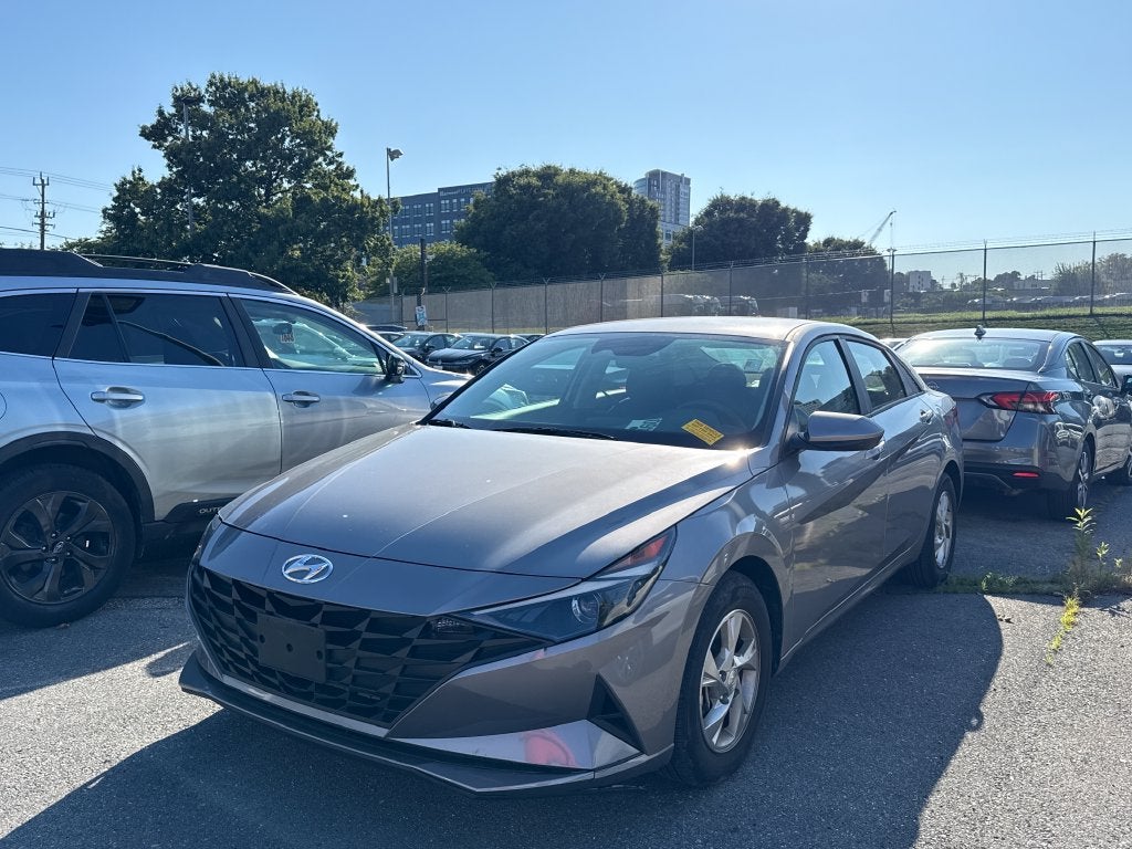 2023 Hyundai Elantra SE
