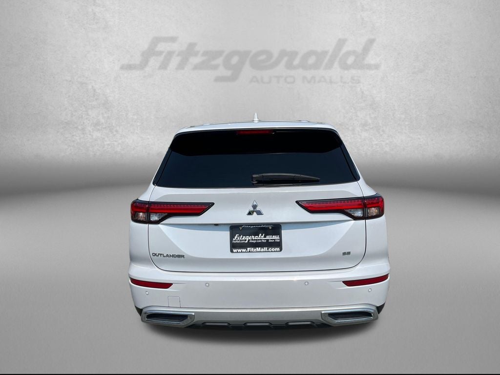 2022 Mitsubishi Outlander SE