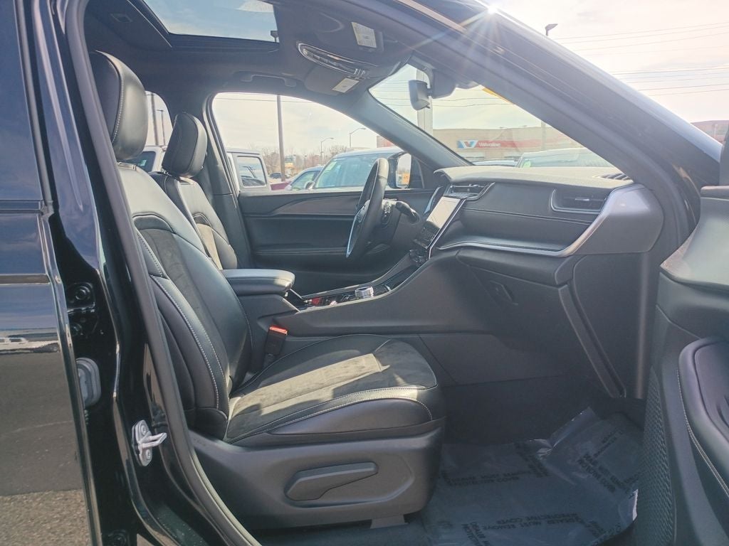 2023 Jeep Grand Cherokee L Altitude 4x4