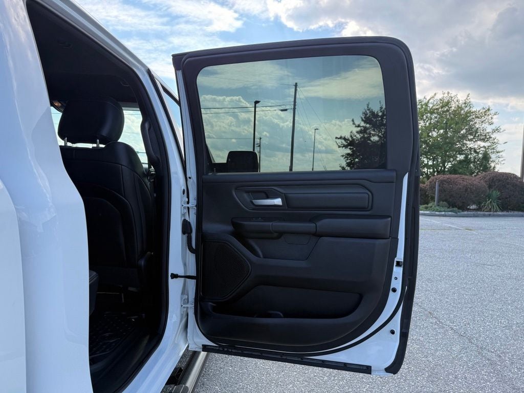 2023 RAM 1500 Tradesman Crew Cab 4x4 6'4' Box