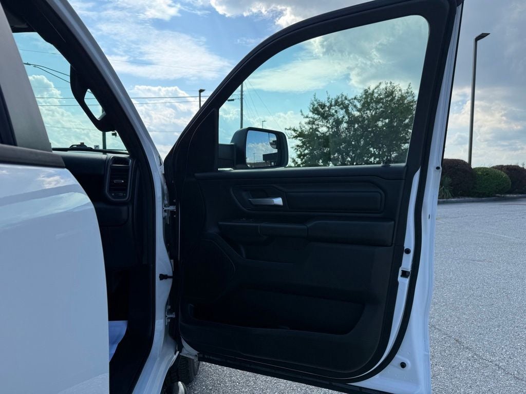 2023 RAM 1500 Tradesman Crew Cab 4x4 6'4' Box