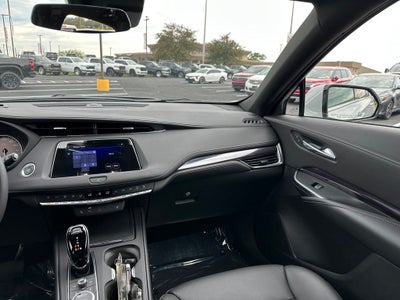 2022 Cadillac XT4 AWD Luxury