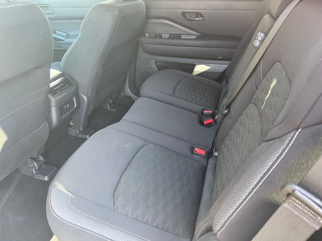 2025 Nissan Pathfinder SV 4WD