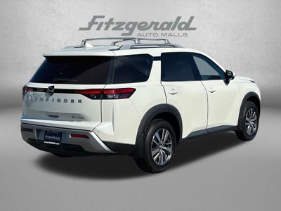 2022 Nissan Pathfinder SL
