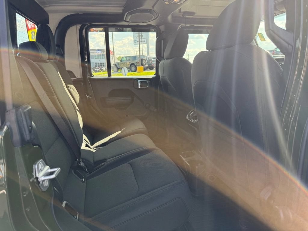 2021 Jeep Gladiator Sport