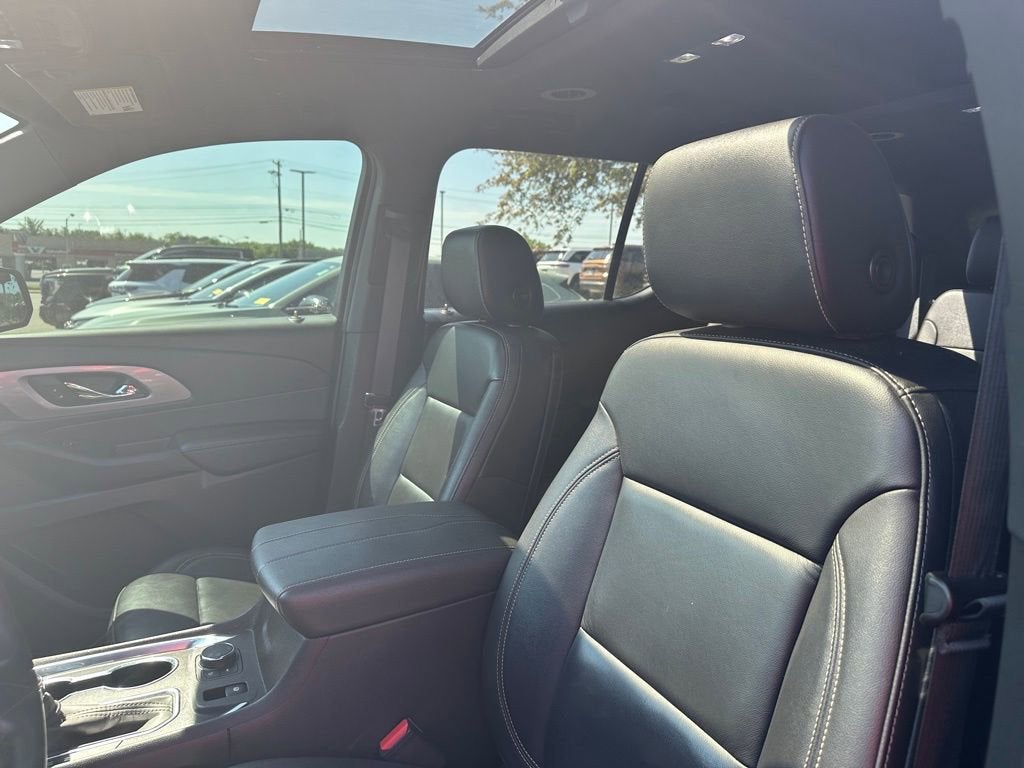 2022 Chevrolet Traverse LT Leather