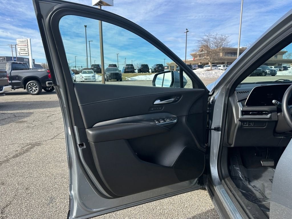 2025 Cadillac XT4 Premium Luxury