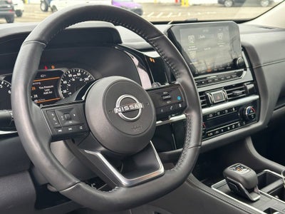 2025 Nissan Pathfinder SL