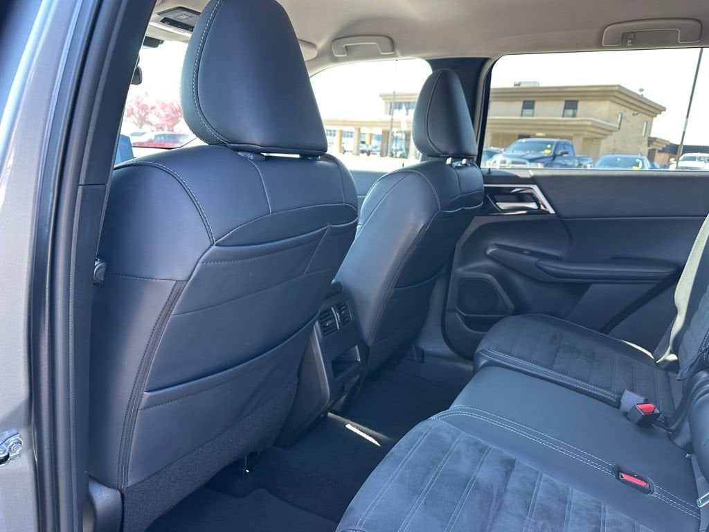 2024 Mitsubishi Outlander SE