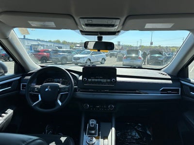 2024 Mitsubishi Outlander SE