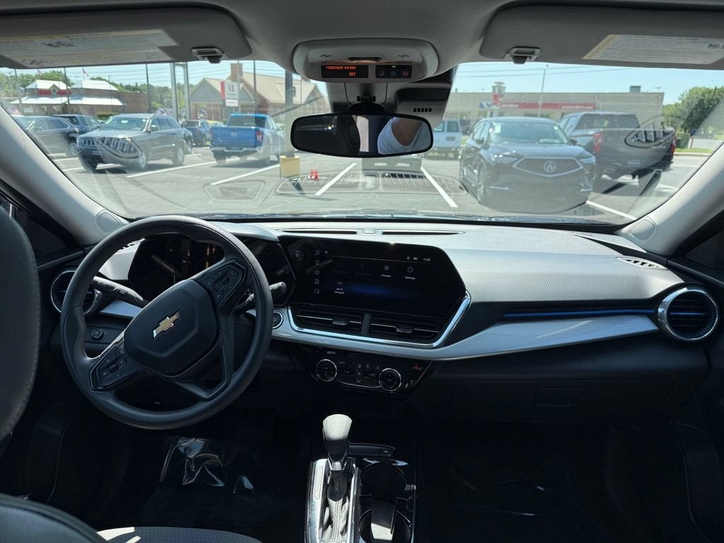 2025 Chevrolet Trax LT