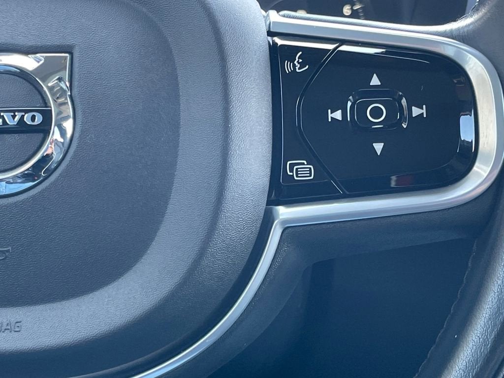 2020 Volvo XC90 Momentum