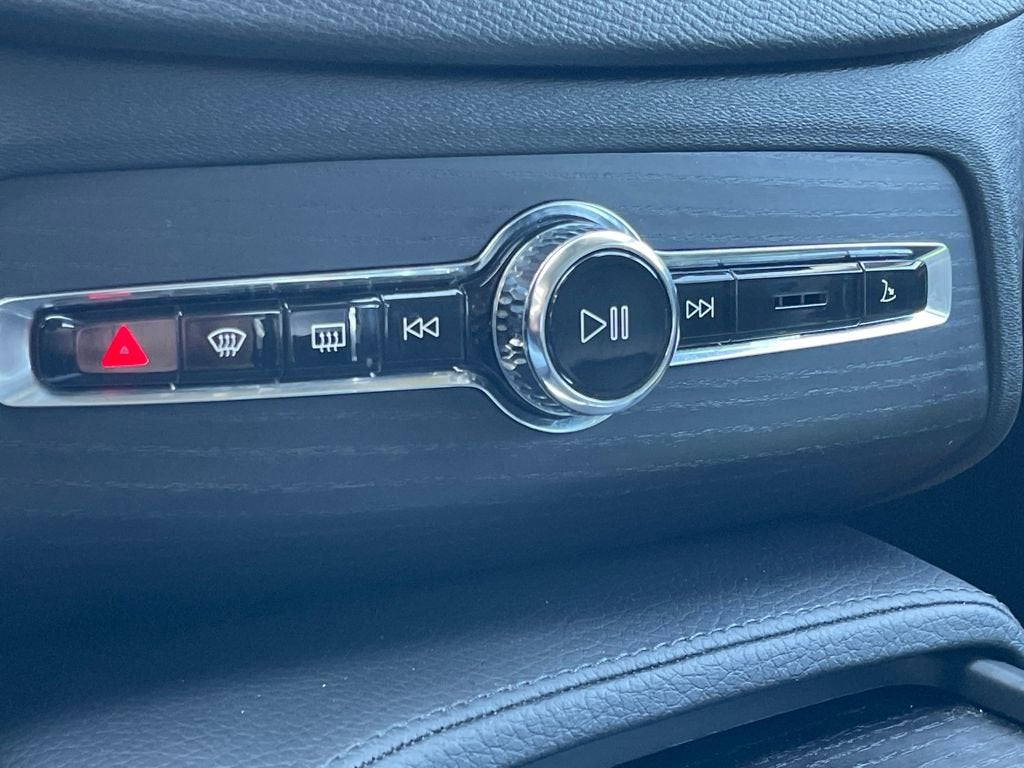 2020 Volvo XC90 Momentum