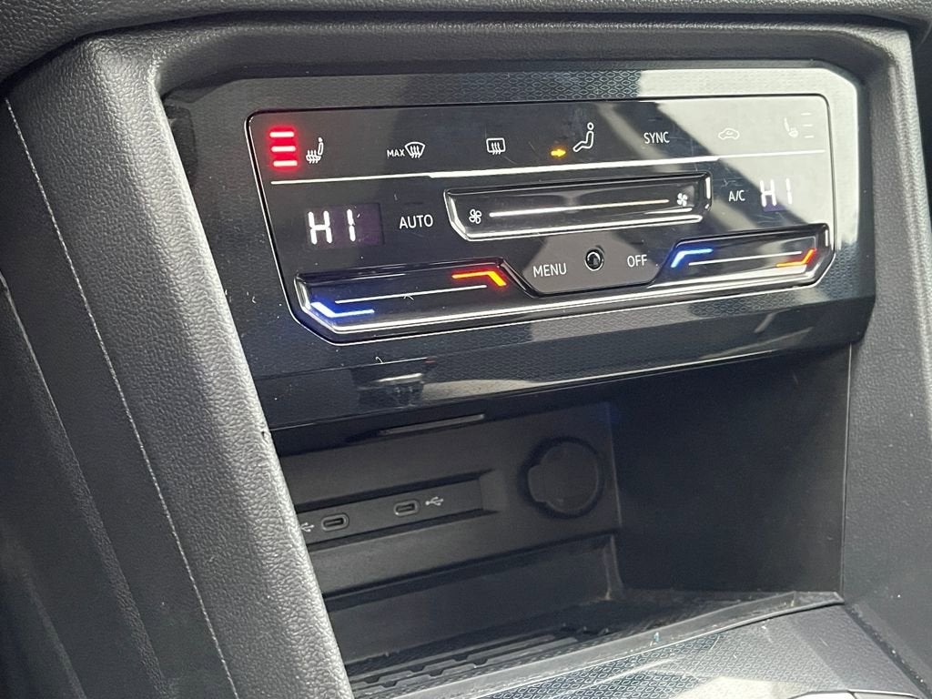 2025 Volkswagen Taos SE