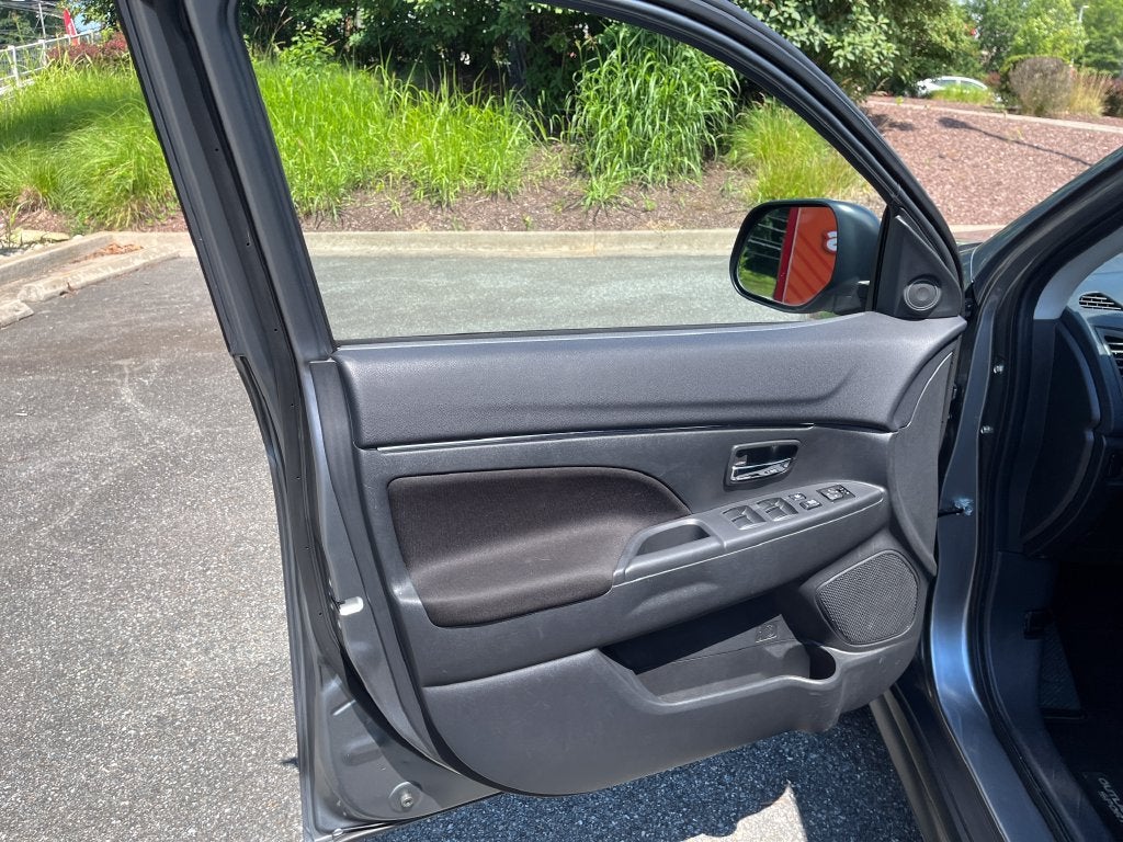2025 Mitsubishi Outlander Sport S