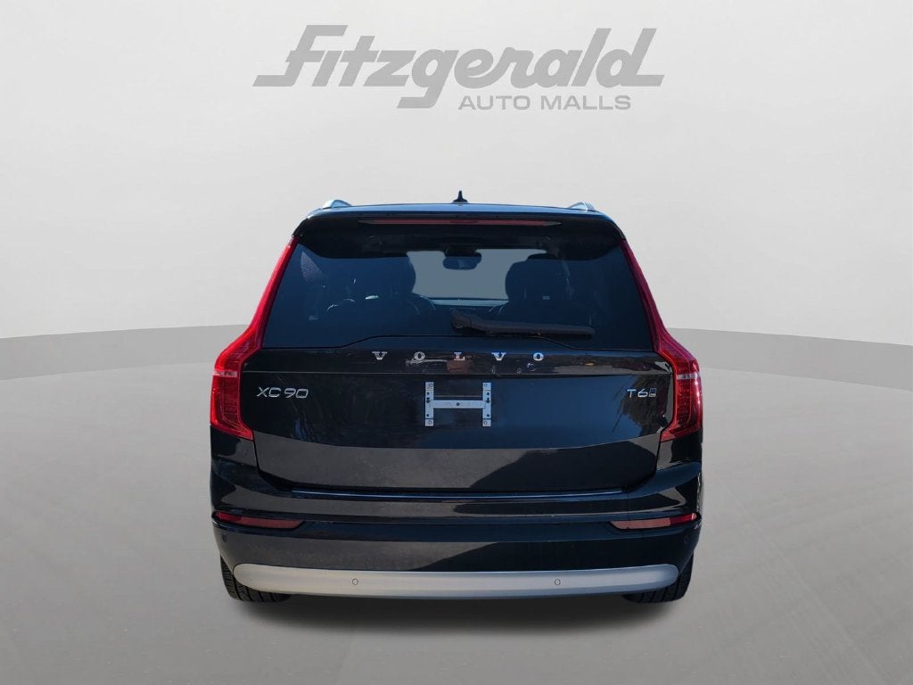 2022 Volvo XC90 Momentum